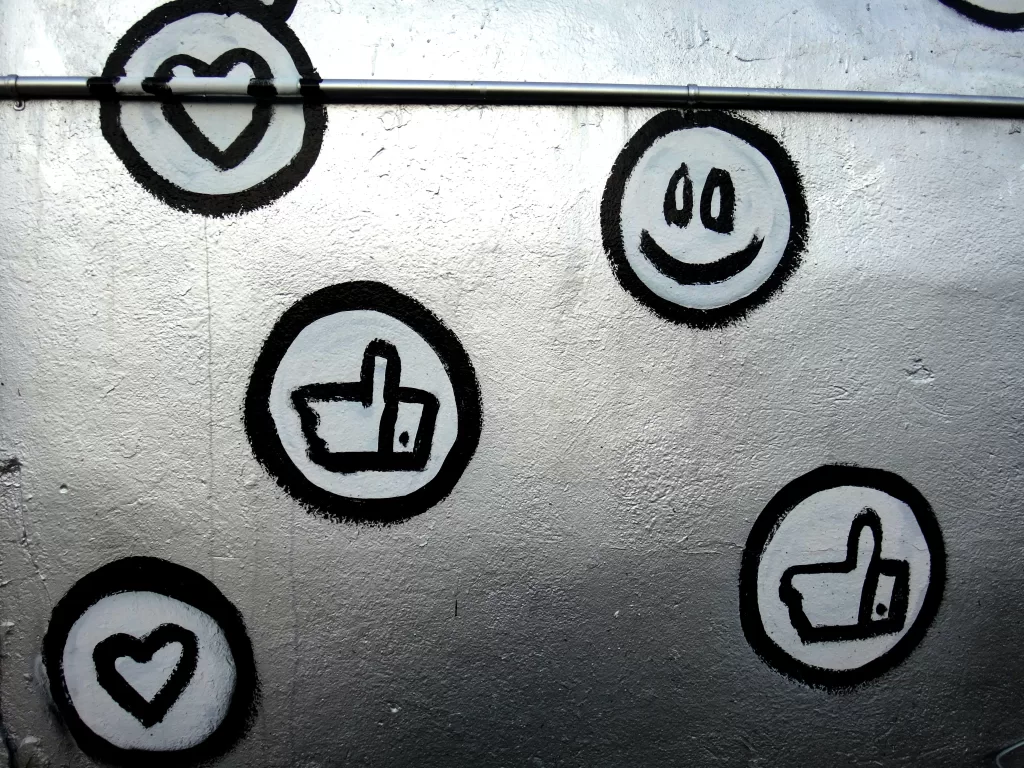 emoticons influencer marketing